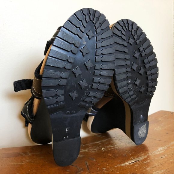 DKNY Size 9 Buckle Camo Wedges - Picture 6 of 7